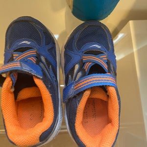Saucony Size 8W toddler sneaker